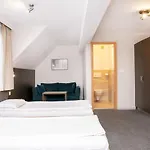 ニキ 3*