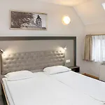 ニキ 3*