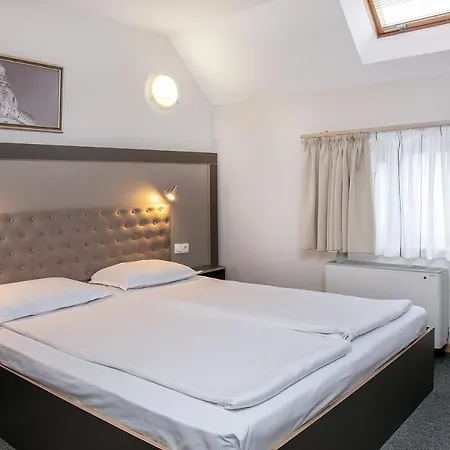 Niky Hotel 3*