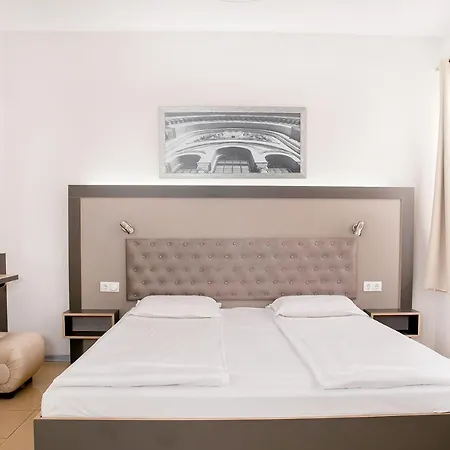 Hotel Niky 3*