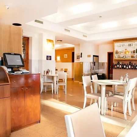 Niky Hotel 3*
